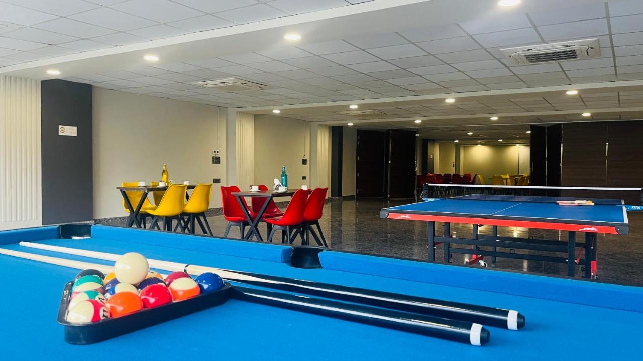 Zen Suites Gurgaon - Luxe Stays Collection Eksteriør bilde